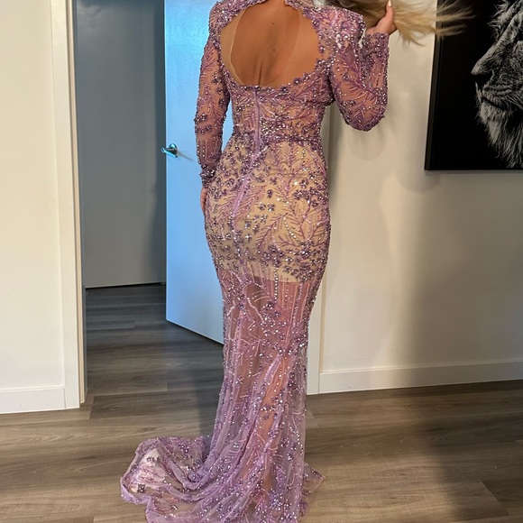 Custom gown - Picture 3 of 4